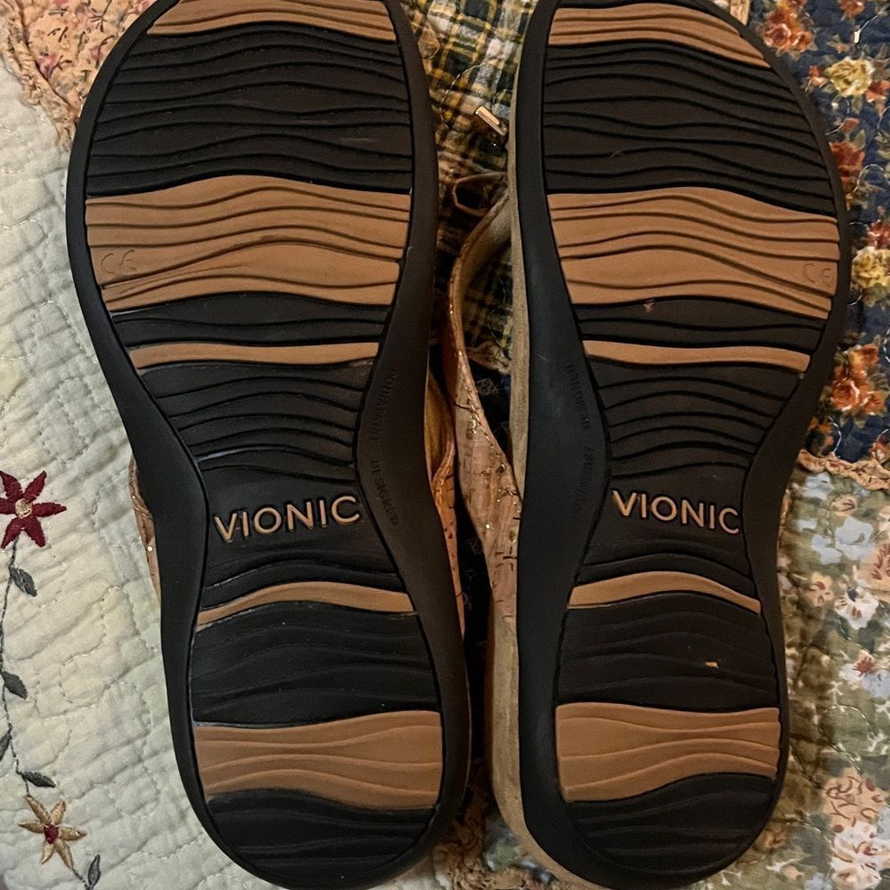 Vionic sandals - Picture 4 of 4